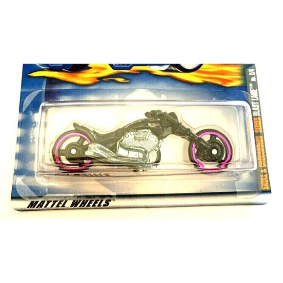 Die Cast Hot Wheels 2001 Skull & Crossbones 070 Series Blast Lane Motorcycle New - Picture 2 of 5